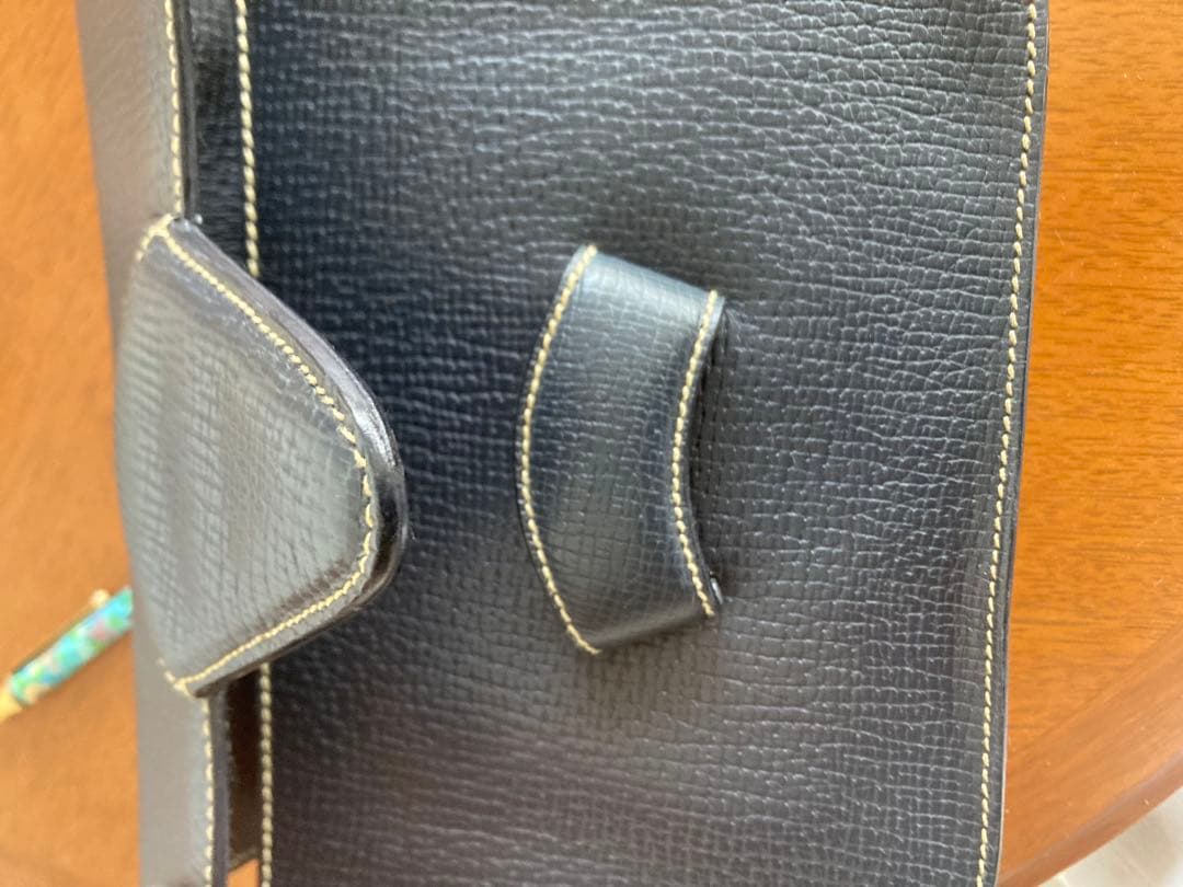 LOEWE ブラックショルダーバッグ