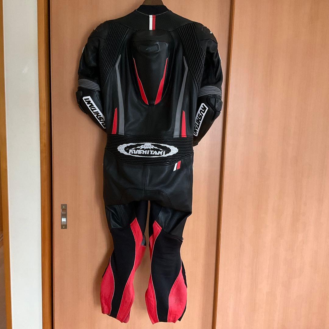 KUSHITANI バイク用革ツナギ 黒/赤　M/Lサイズ　前後プロテクター付