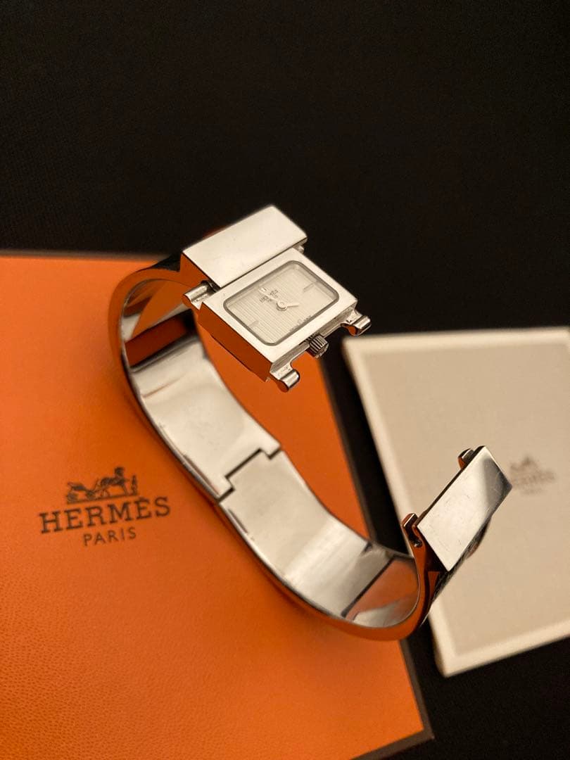 訳あり　HERMES アナログ腕時計 グリーン　バングルウォッチ　ロケ　箱あり