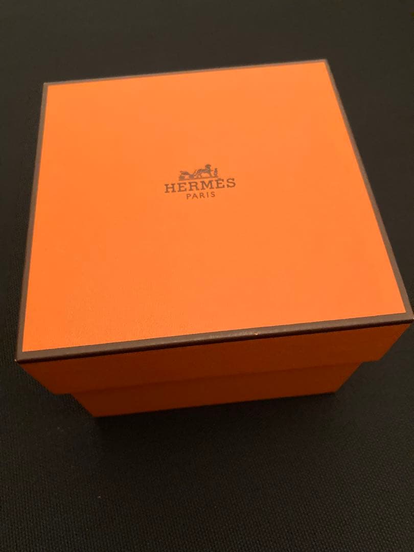 訳あり　HERMES アナログ腕時計 グリーン　バングルウォッチ　ロケ　箱あり