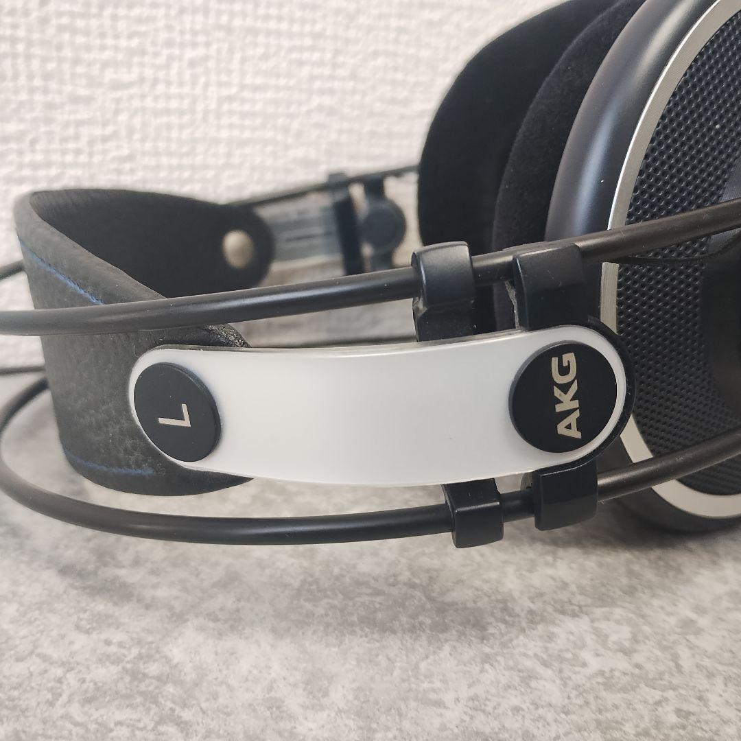 AKG K702 です。
