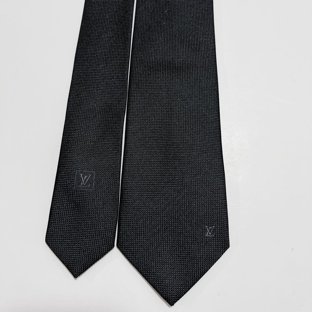 美品 ルイヴィトン ネクタイ ハイブランド ソリッドタイ 無地 光沢 希少 黒