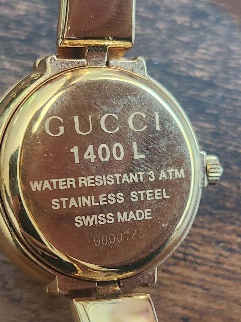 GUCCI クォーツ腕時計 金色メタル