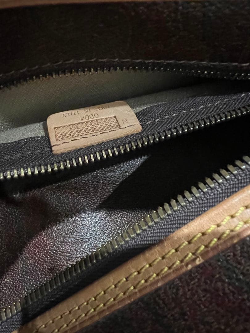 ETRO ブラウンレザーダッフルバッグ鍵付き