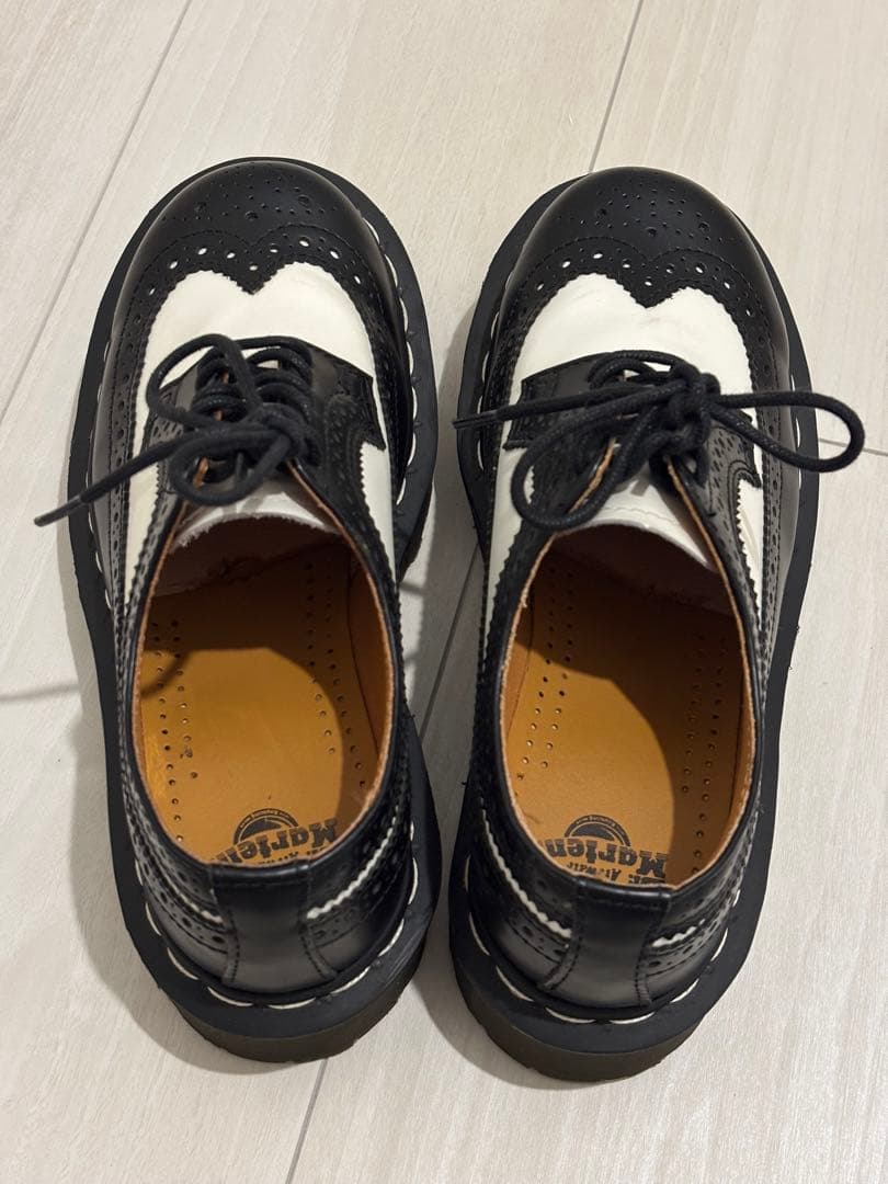 Dr. Martens 黒白ウィングチップシューズUK3 US4