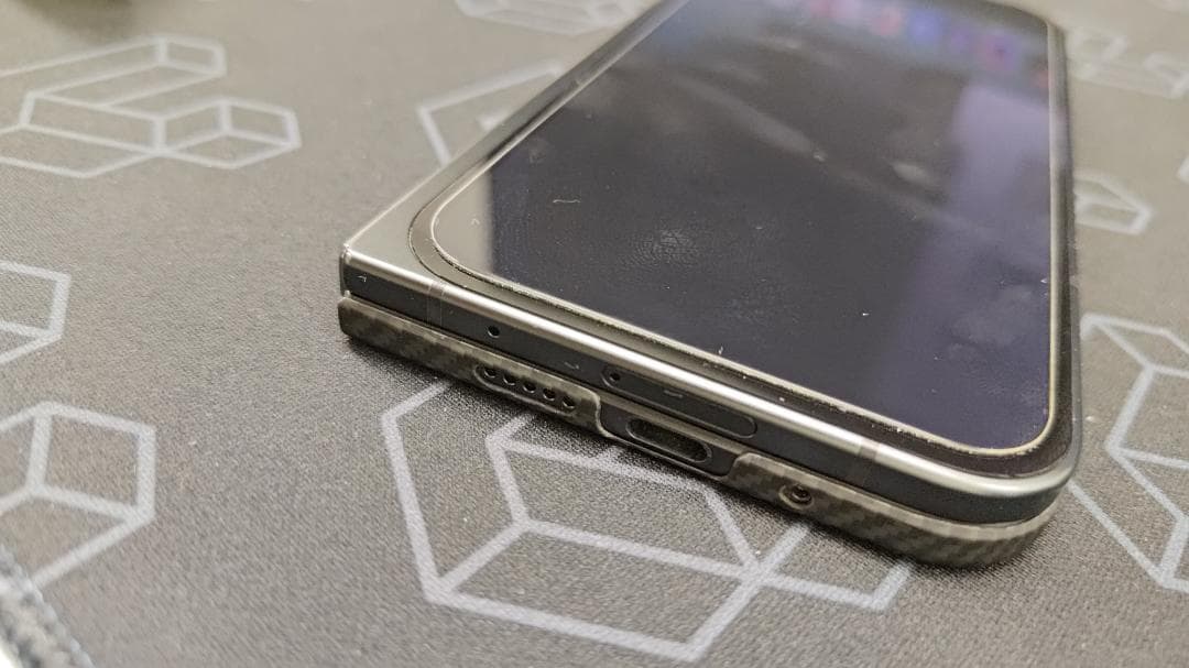 Pixel 9 Pro Foldブラック　ケース付き