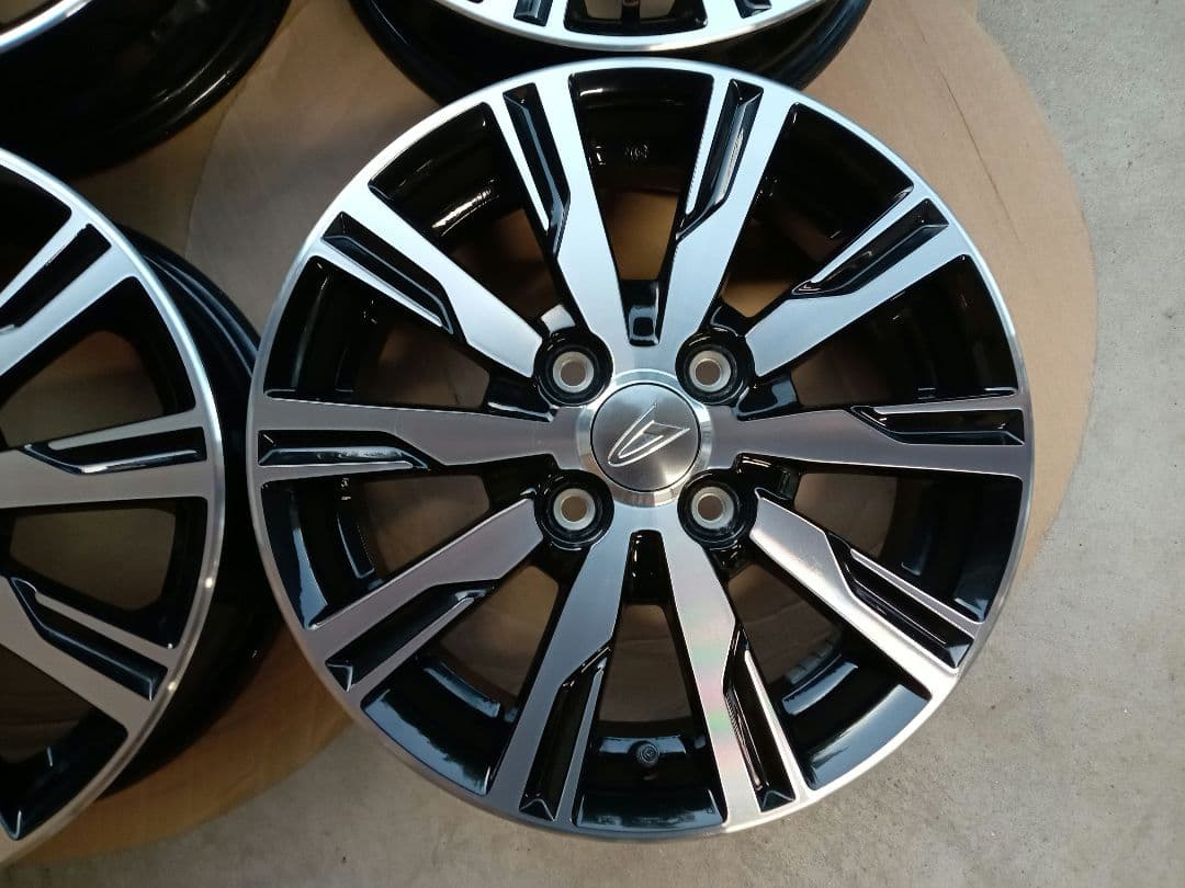 ダイハツ純正ホイール