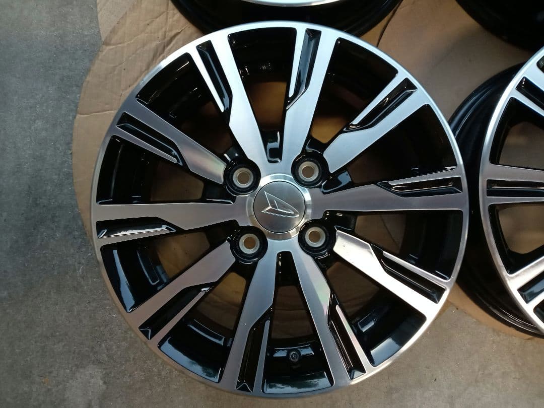 ダイハツ純正ホイール