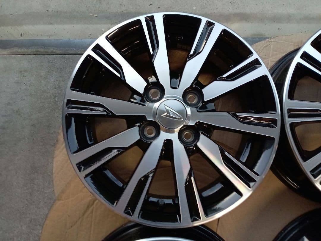 ダイハツ純正ホイール