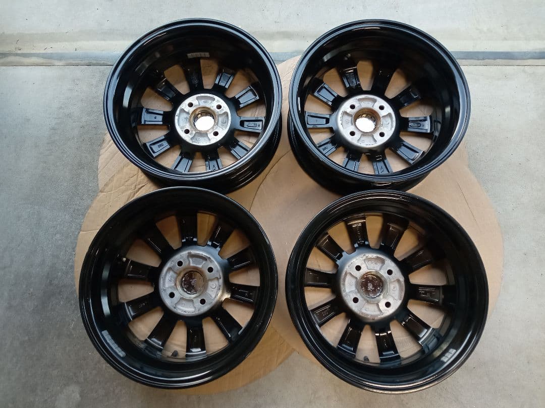 ダイハツ純正ホイール