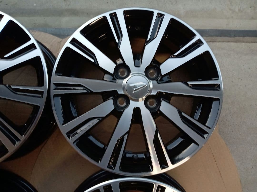 ダイハツ純正ホイール