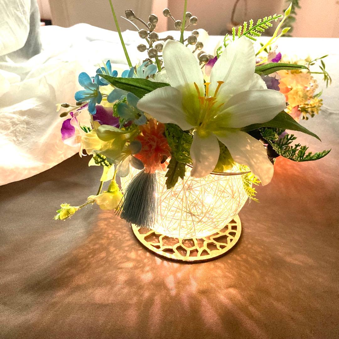 なおページです。仏花⭐︎LEDライト付き糸玉アレンジ⭐︎お供え花⭐︎お盆⭐︎提灯