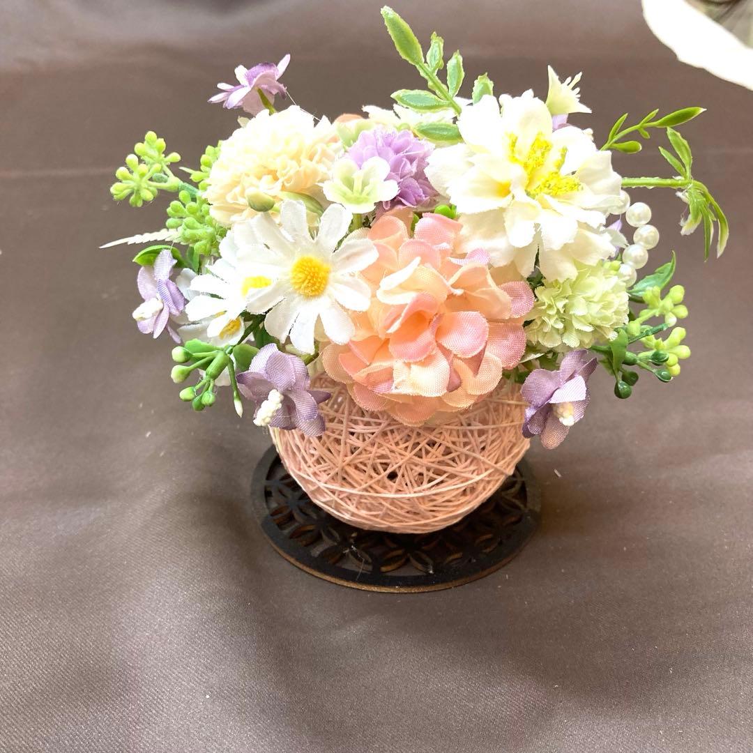 なおページです。仏花⭐︎LEDライト付き糸玉アレンジ⭐︎お供え花⭐︎お盆⭐︎提灯