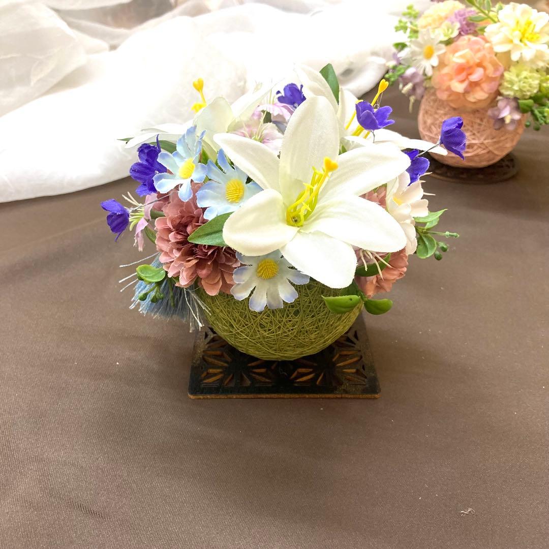 なおページです。仏花⭐︎LEDライト付き糸玉アレンジ⭐︎お供え花⭐︎お盆⭐︎提灯