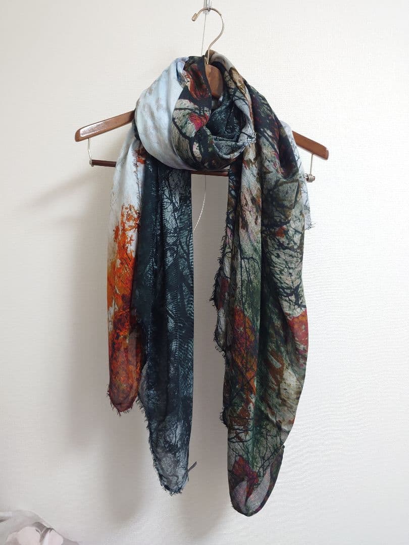 ファリエロ サルティ　Faliero Sarti　ストール 森林柄