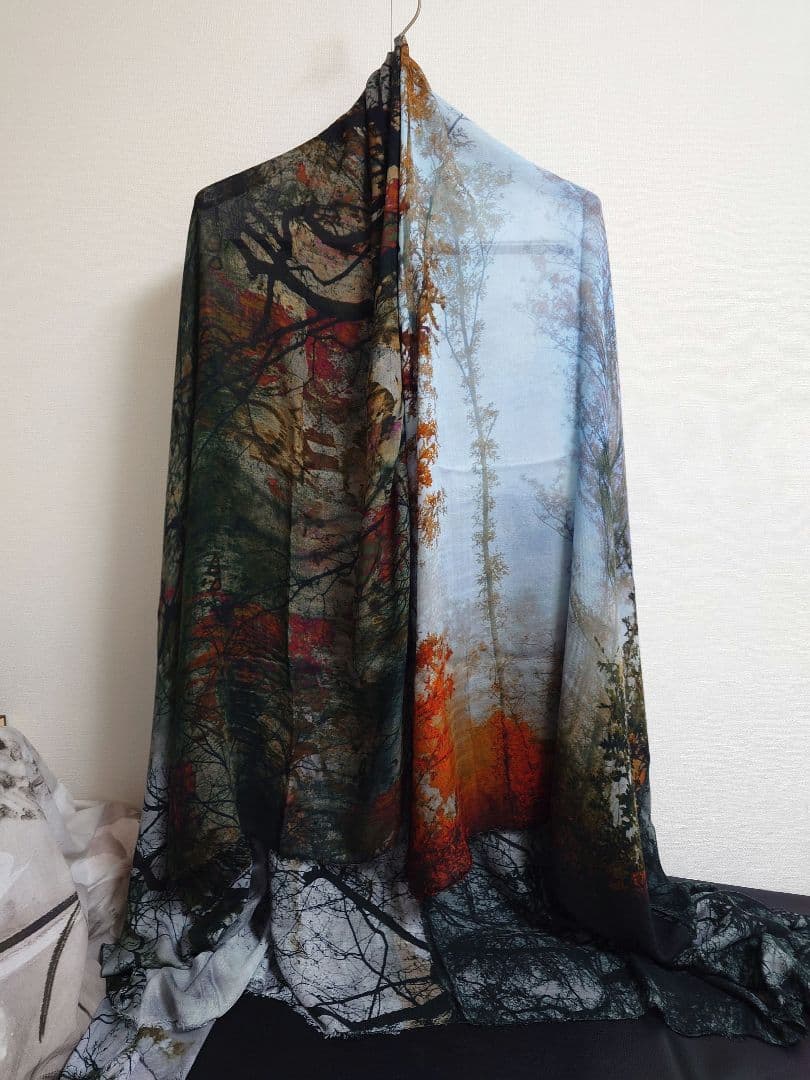 ファリエロ サルティ　Faliero Sarti　ストール 森林柄