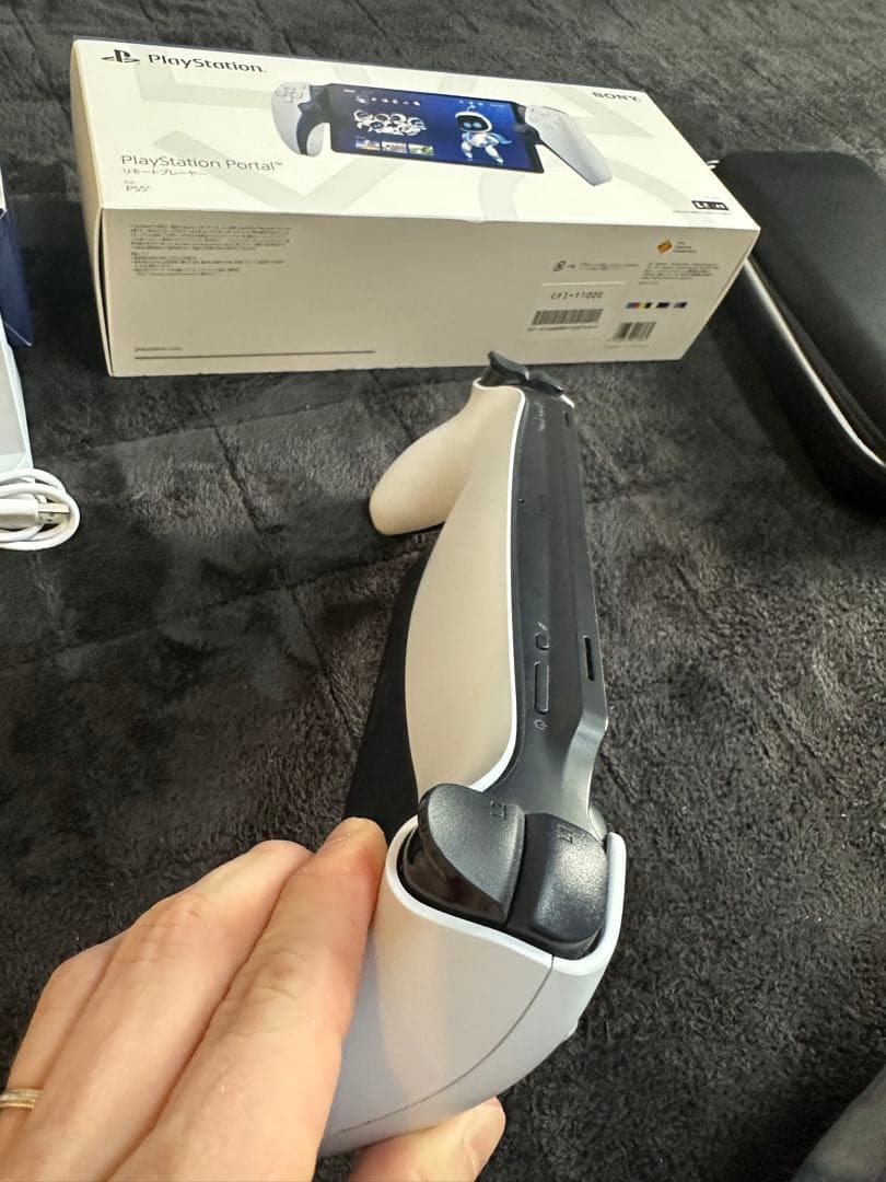 PlayStation Portal + 充電スタンド + ケース