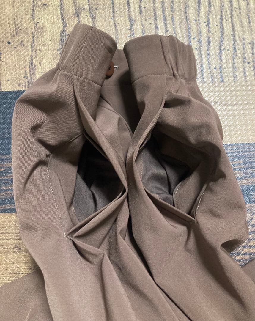 新品同　イッセイミヤケ　パンツ　長ズボン　ブラウン　S-M