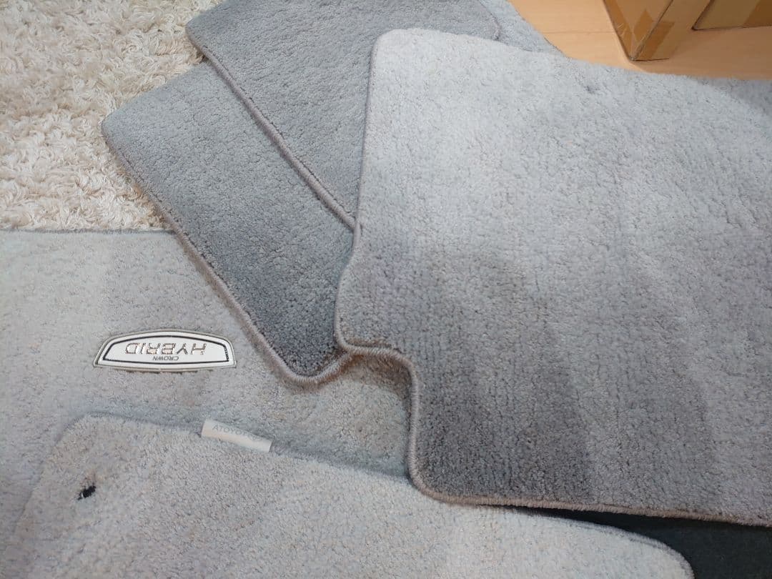 美品 200系クラウン フロアマット フルセット グレー