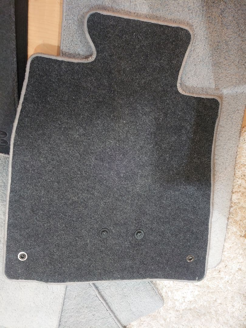 美品 200系クラウン フロアマット フルセット グレー