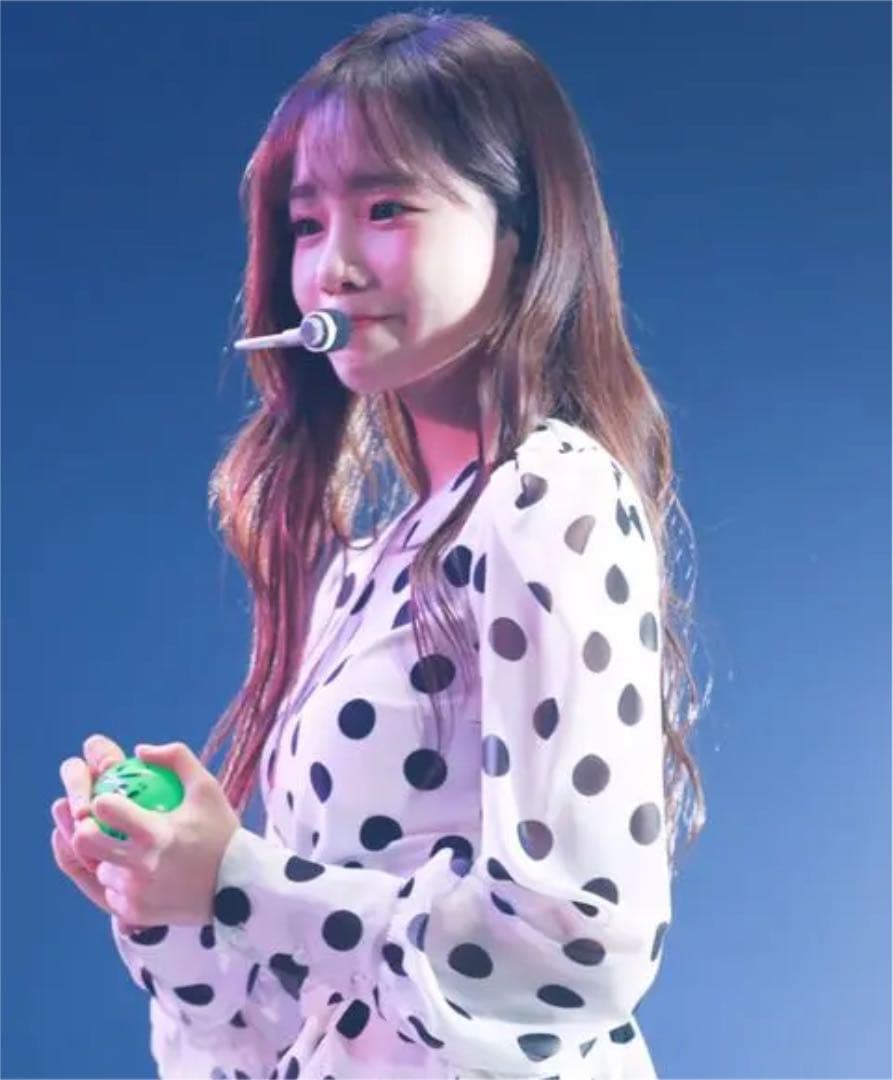 IZ*ONE チョ・ユリ　サインボール　TGC