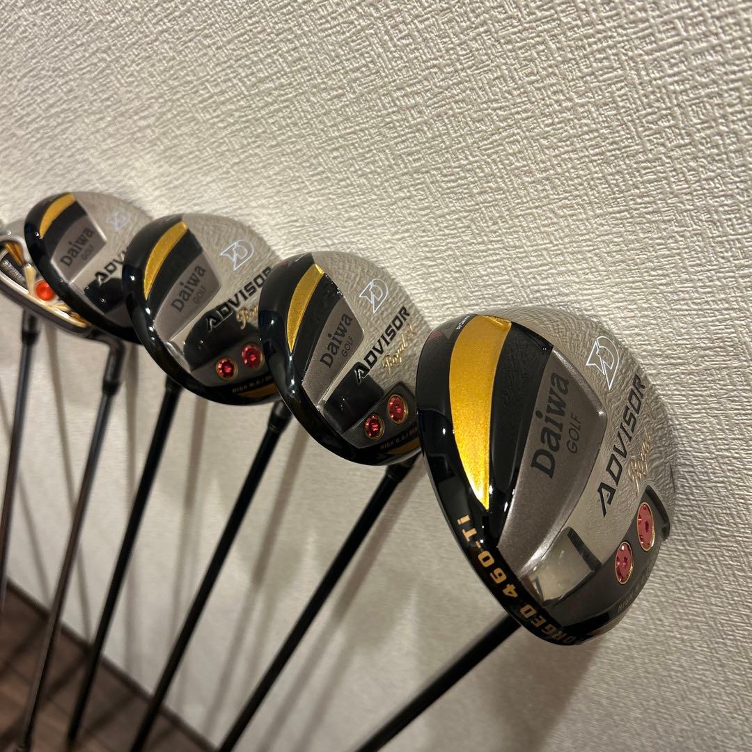 美品DAIWA13本アドバイザー　ロイヤルX　メンズ R ゴルフセット