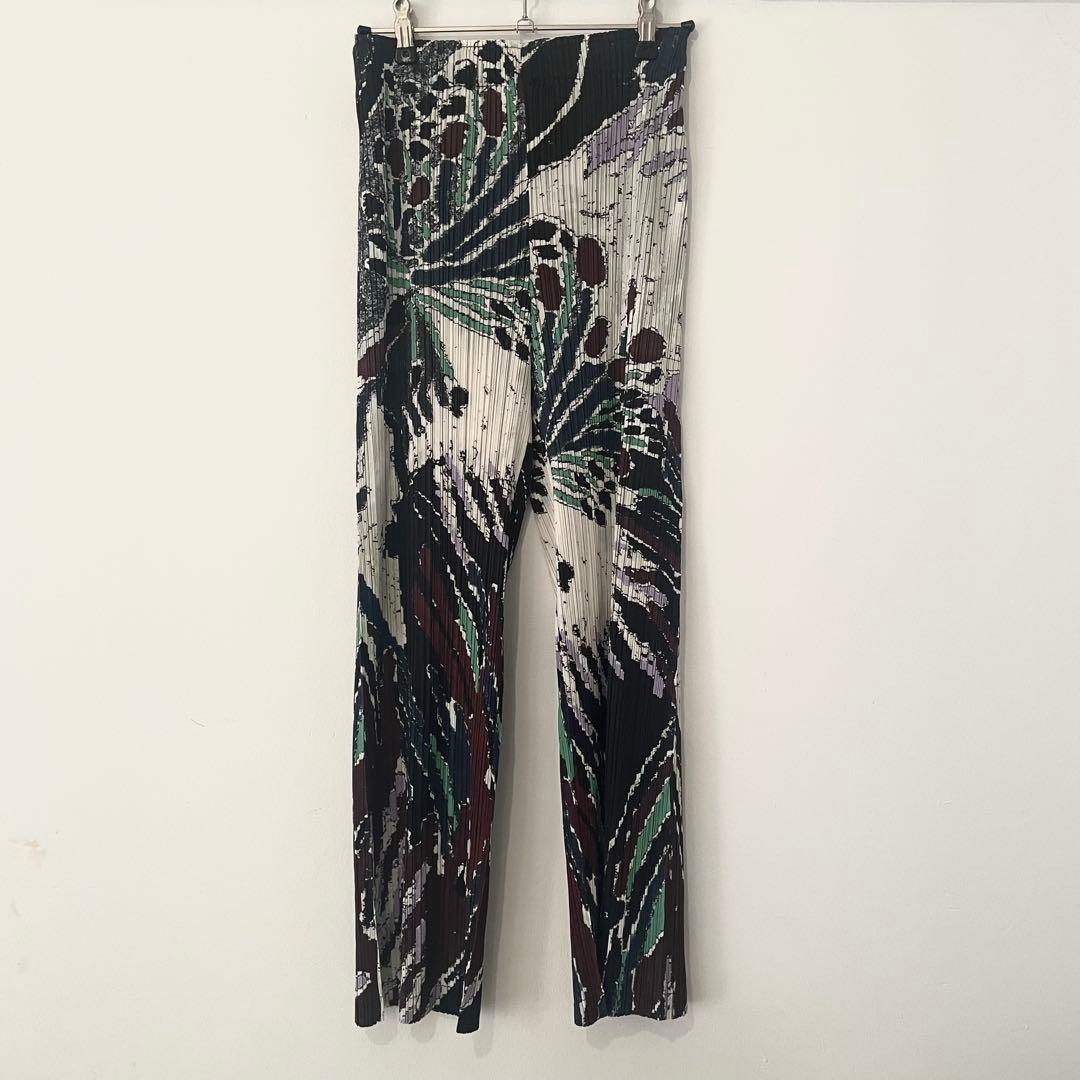 PLEATS PLEASE プリーツプリーズ　イッセイミヤケ　パンツ