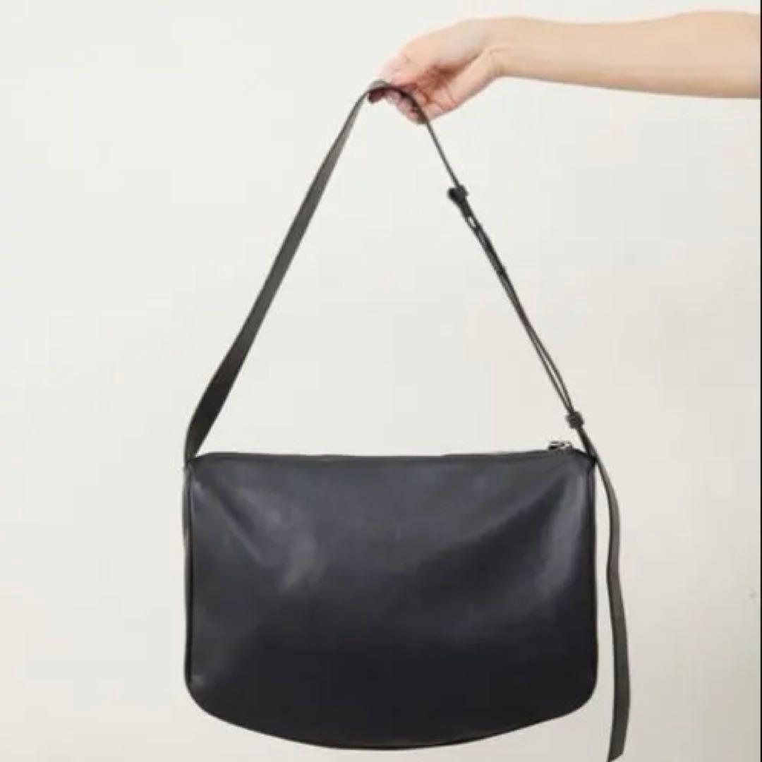 パピヨネ　ショルダーバッグ　黒