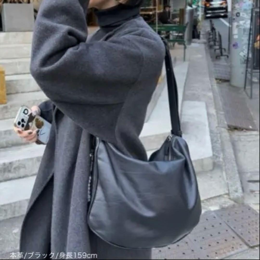 パピヨネ　ショルダーバッグ　黒