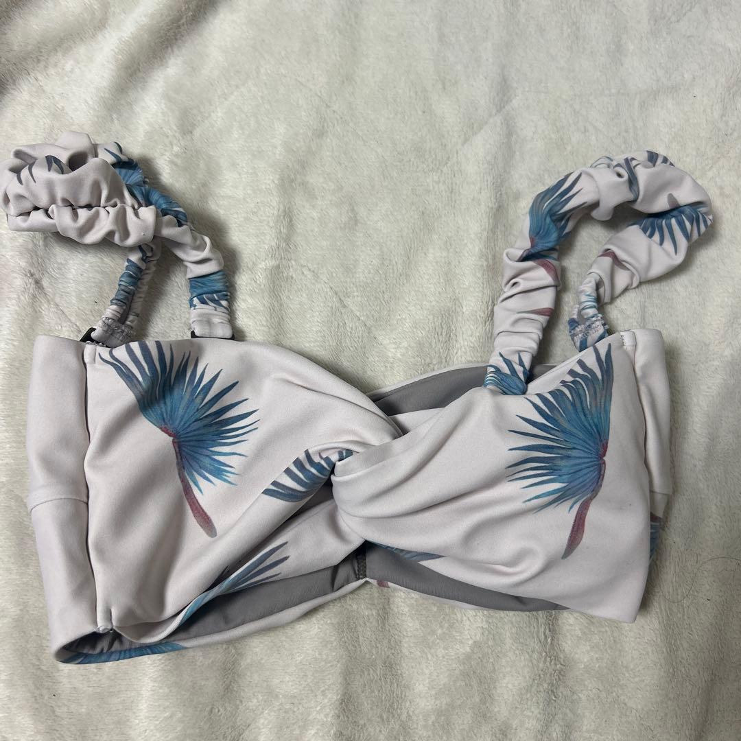 専用⭐︎アリシアスタン 水着 上下　ホワイト リーフ柄