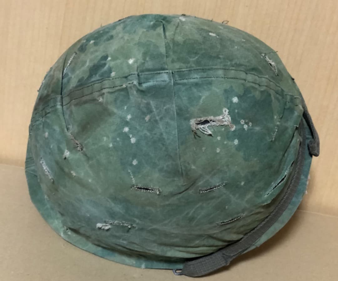 アメリカ軍放出品　ヘルメット　４０年前沖縄県の米軍払い下げ市で購入