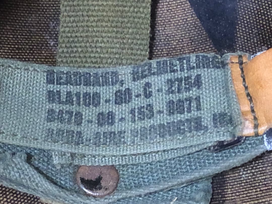 アメリカ軍放出品　ヘルメット　４０年前沖縄県の米軍払い下げ市で購入