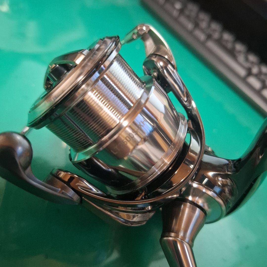 最高峰　ダイワ　　２２　イグジスト　LT2500S-XH　EXIST　展示品