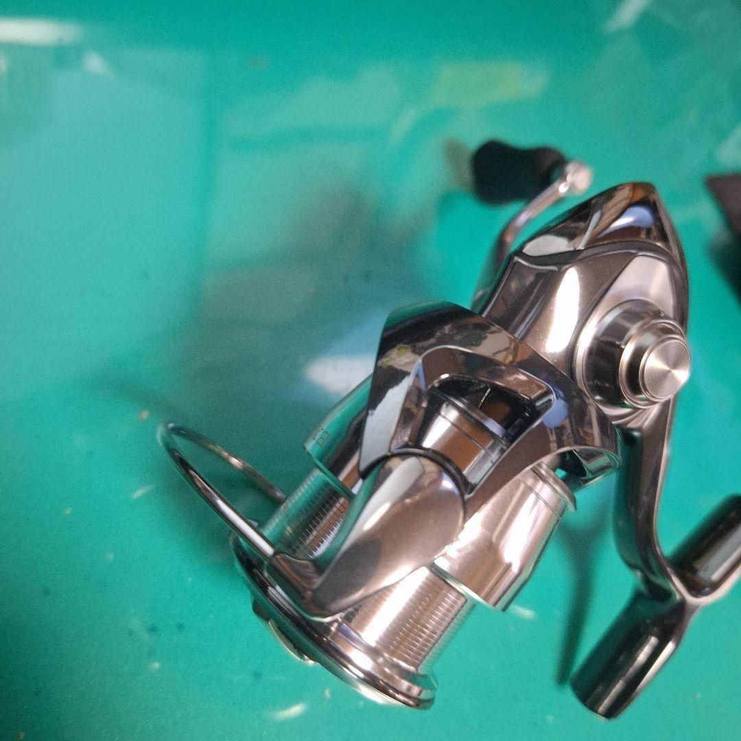 最高峰　ダイワ　　２２　イグジスト　LT2500S-XH　EXIST　展示品