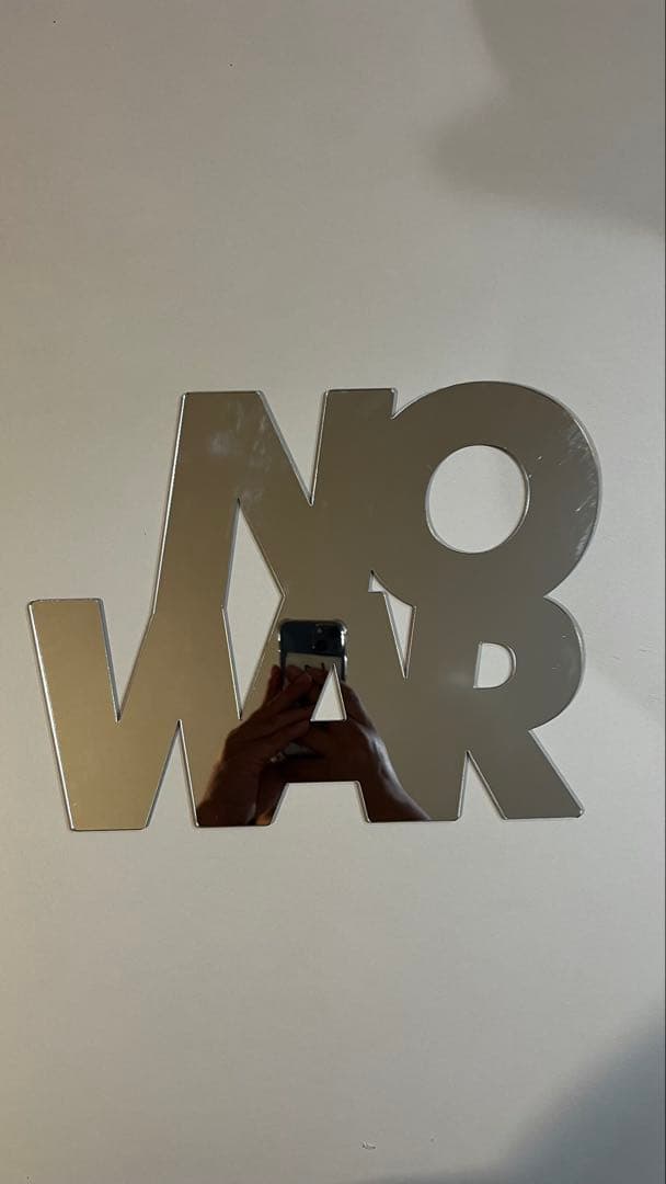 “NO WAR” placard（Mirror） 北山雅和