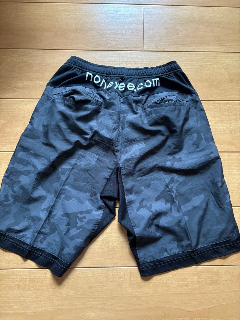 ナイキ NIKE x fcrb x honeybeeトリプルネーム 黒 迷彩柄