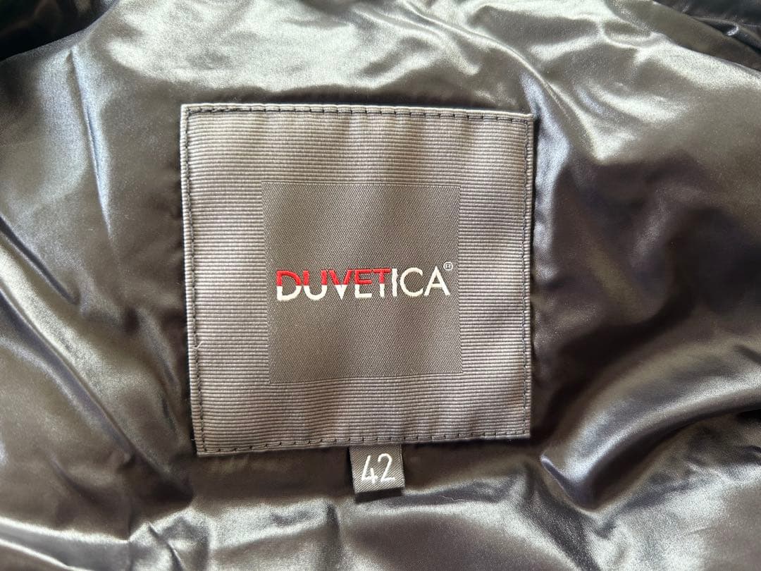 デュベチカ袖なしダウン