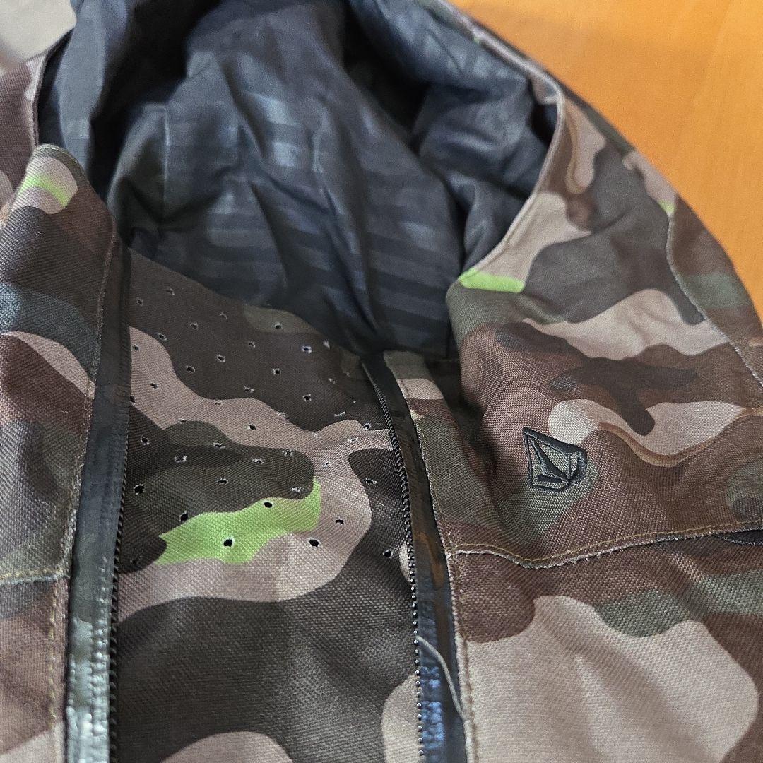 VOLCOM 迷彩柄 スノーボードジャケット M