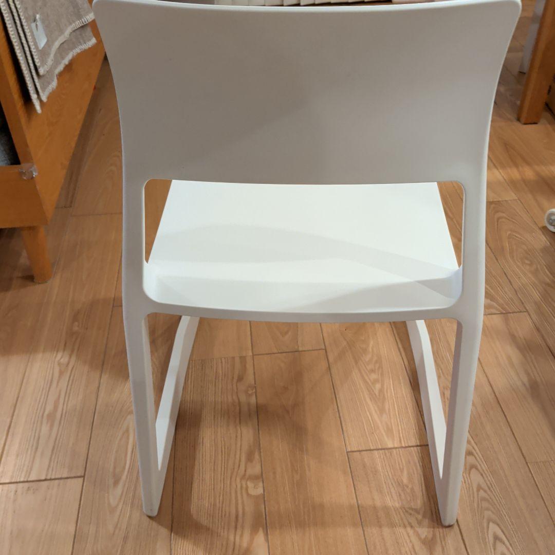 Vitra Tipton ホワイト