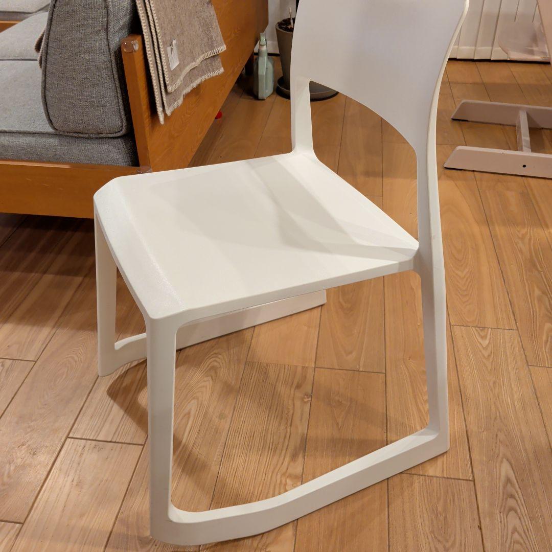 Vitra Tipton ホワイト