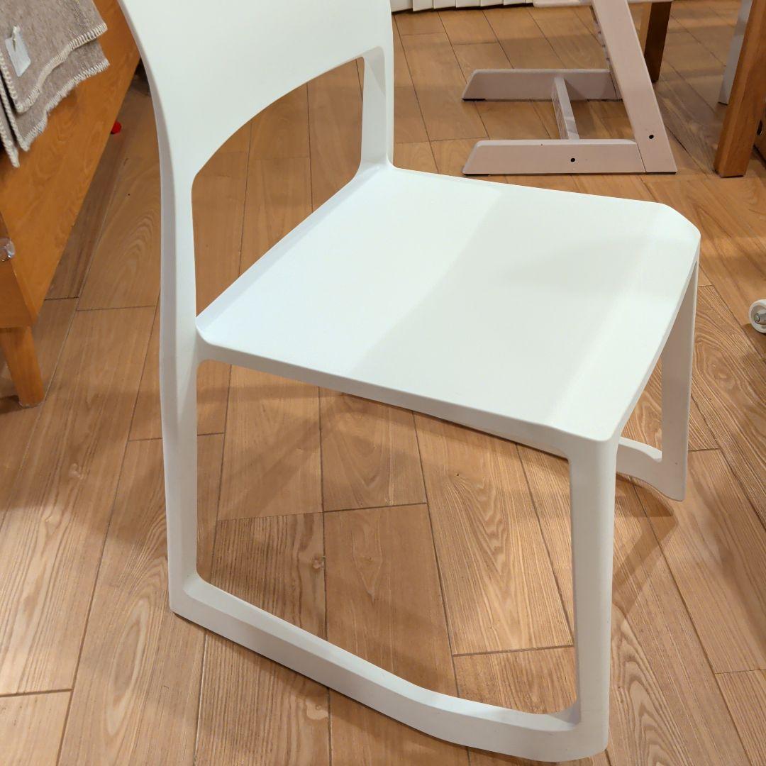 Vitra Tipton ホワイト
