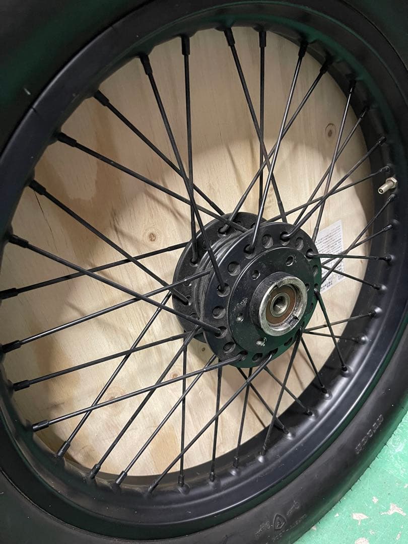 グラストラッカーフロントホイール Firestone