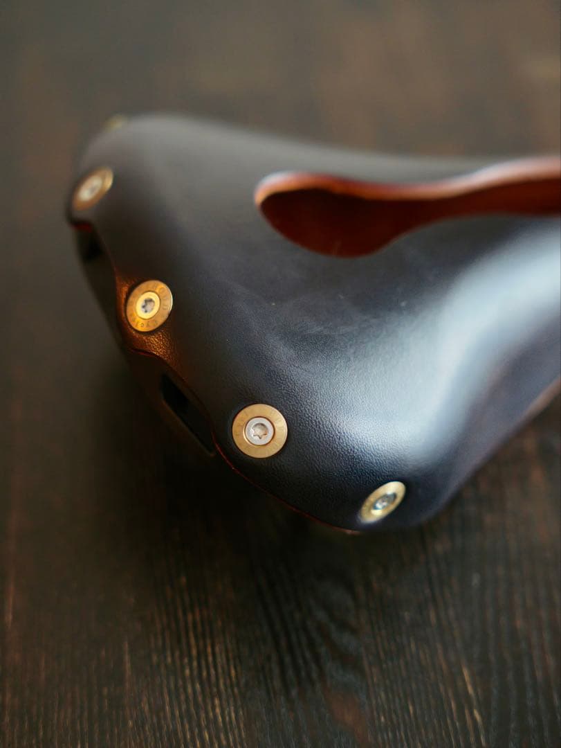 BERTHOUD aspin open leather saddle 工具付き