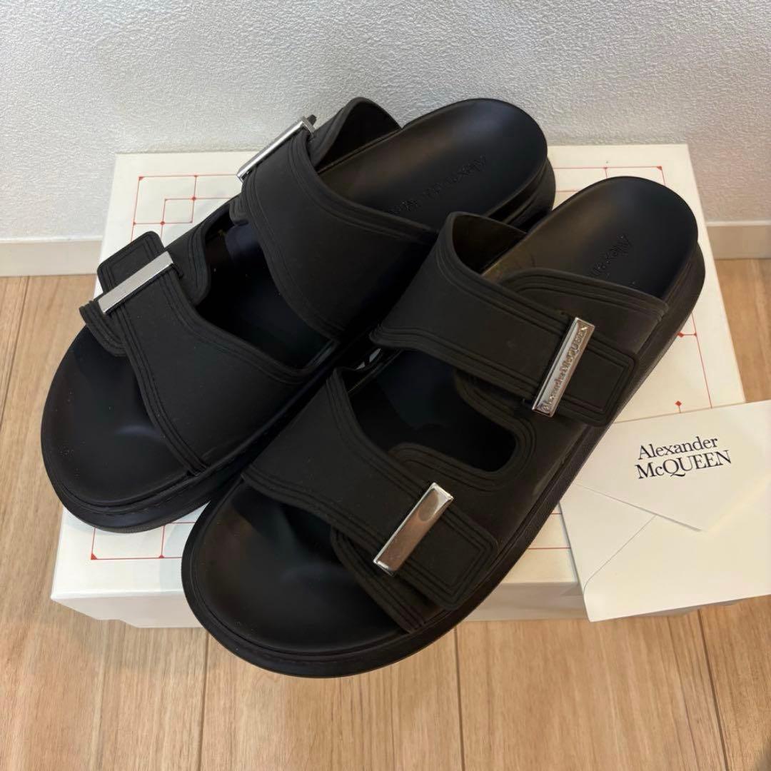 Alexander McQueen ブラックサンダル