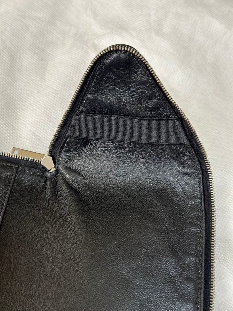 【極美品】ボッテガヴェネタ　クラッチバッグ　三角ポーチ