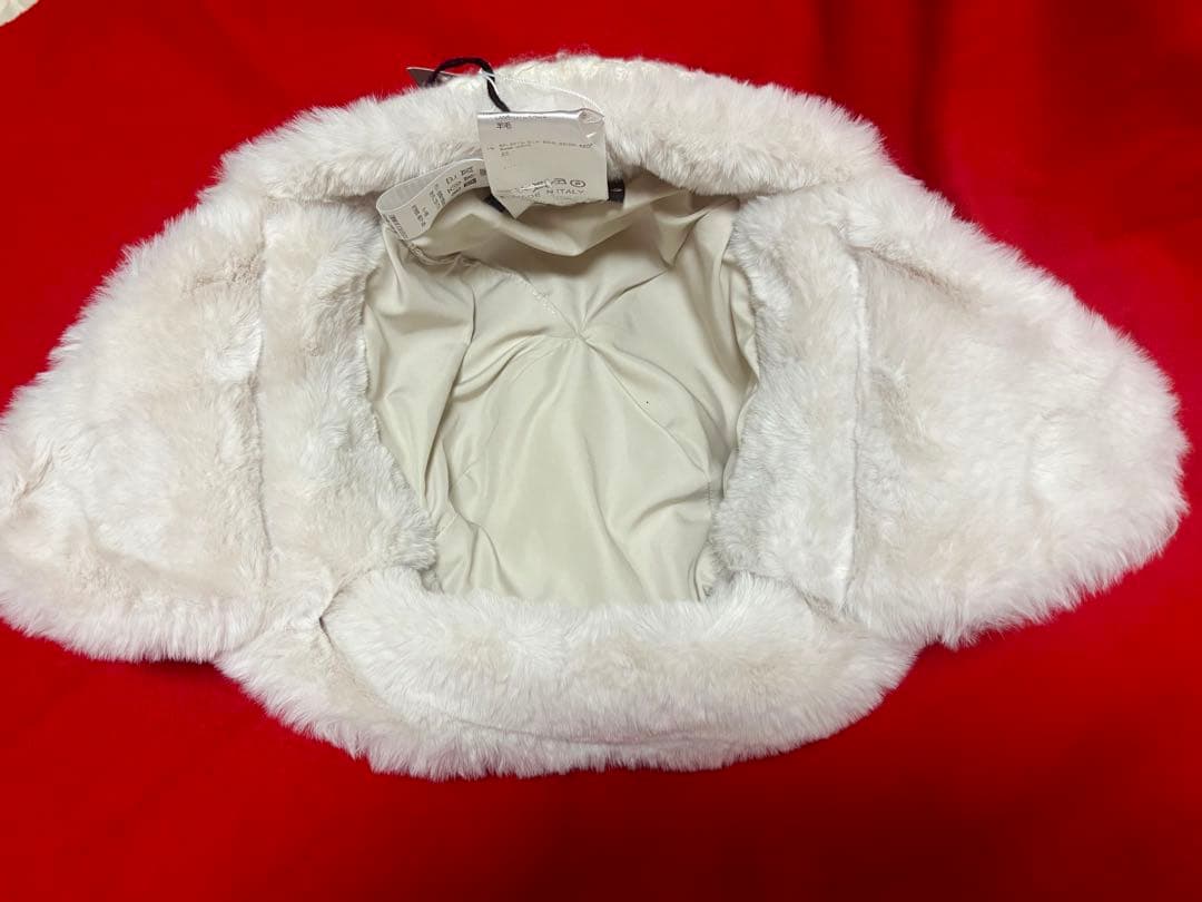 ❤️ 未使用　TRICOT CHIC ホワイトファー耳あて付き　タグ付き　58