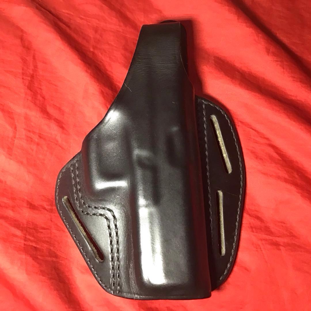 ブラックホーク製　実物レザーヒップホルスター グロック17用　右用　中古品