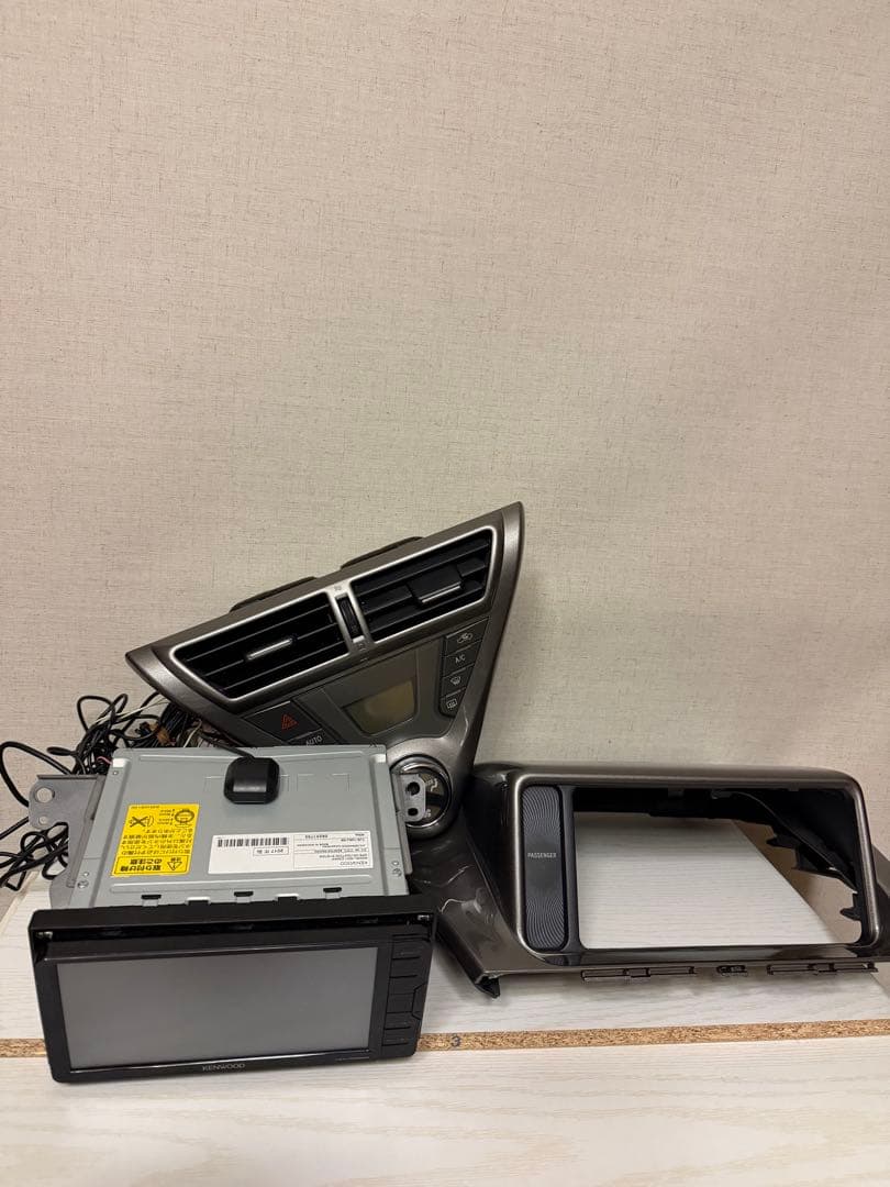 トヨタ IQ KGJ10 ナビ＆ETC