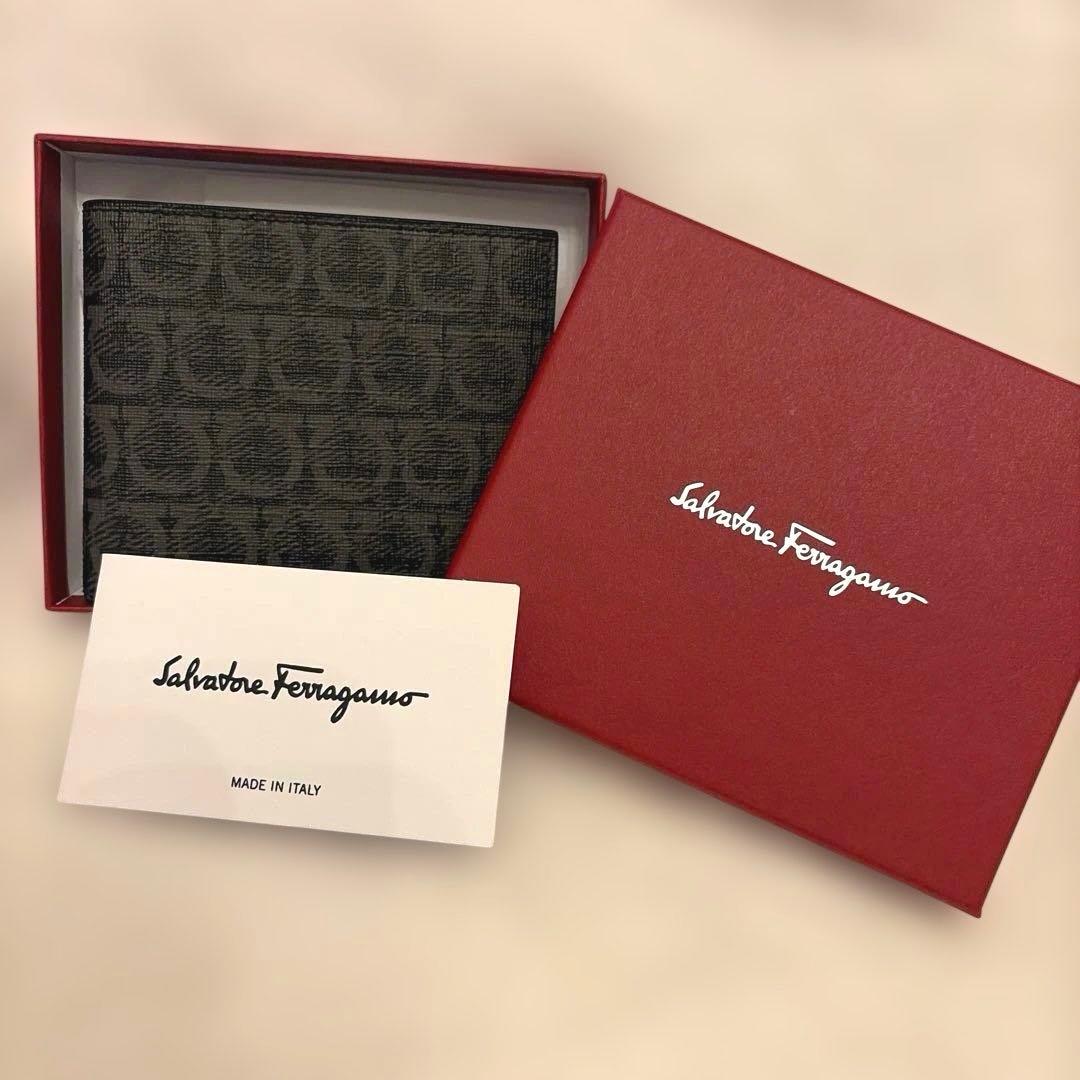 フェラガモ メンズ 二つ折り財布 小銭入れ 新品未使用タグ付き
