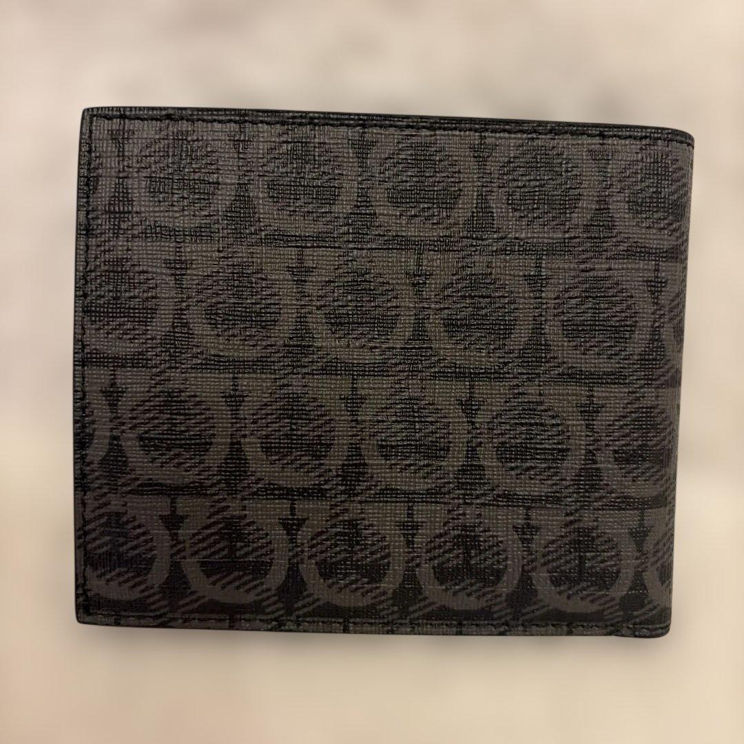 フェラガモ メンズ 二つ折り財布 小銭入れ 新品未使用タグ付き